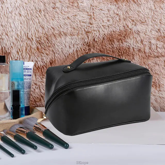 Luxurious Leather Bag For Stylish Organization